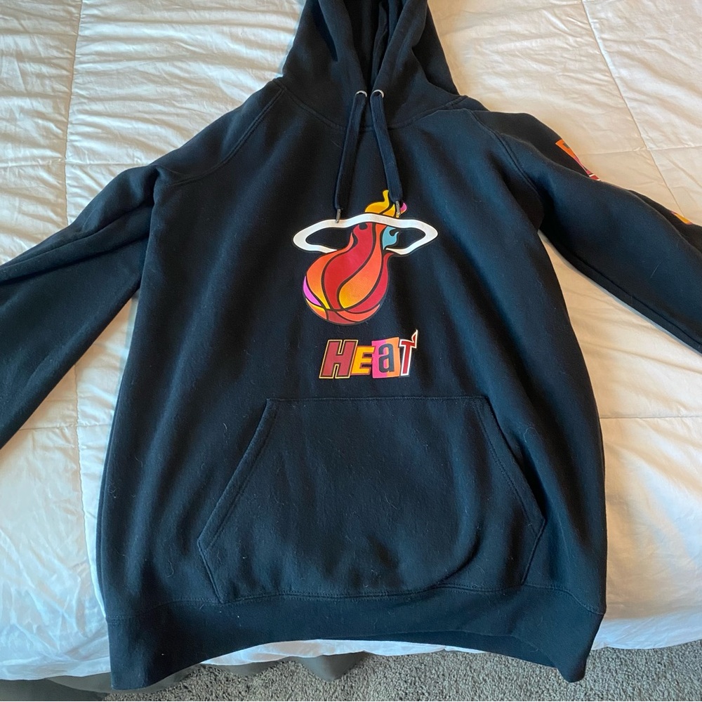 New Era Miami Heat Black Sweatshirt Hoodie - Size M